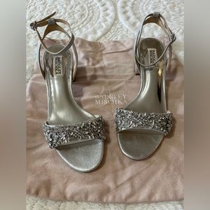 Badgley Mischka “Ivanna” size 8